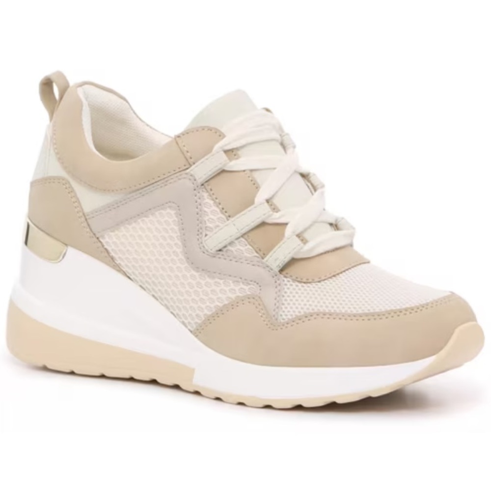 Mix No. 6 TRYNA Beige and White Fabric Wedge Sneakers Sz 10 EUC
